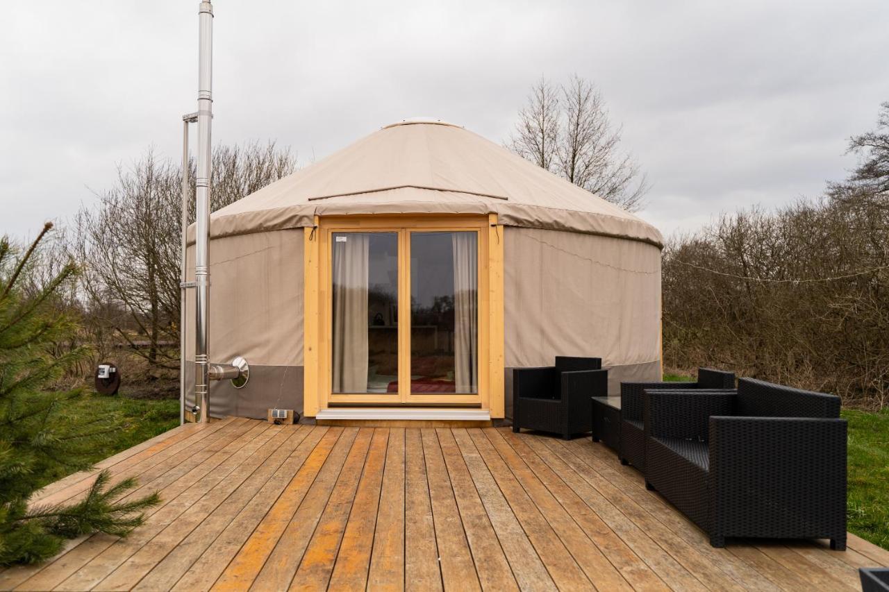 Jurty Glamping Hotel Gostynin Exterior photo