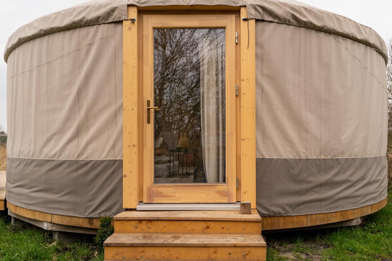Jurty Glamping Hotel Gostynin Exterior photo