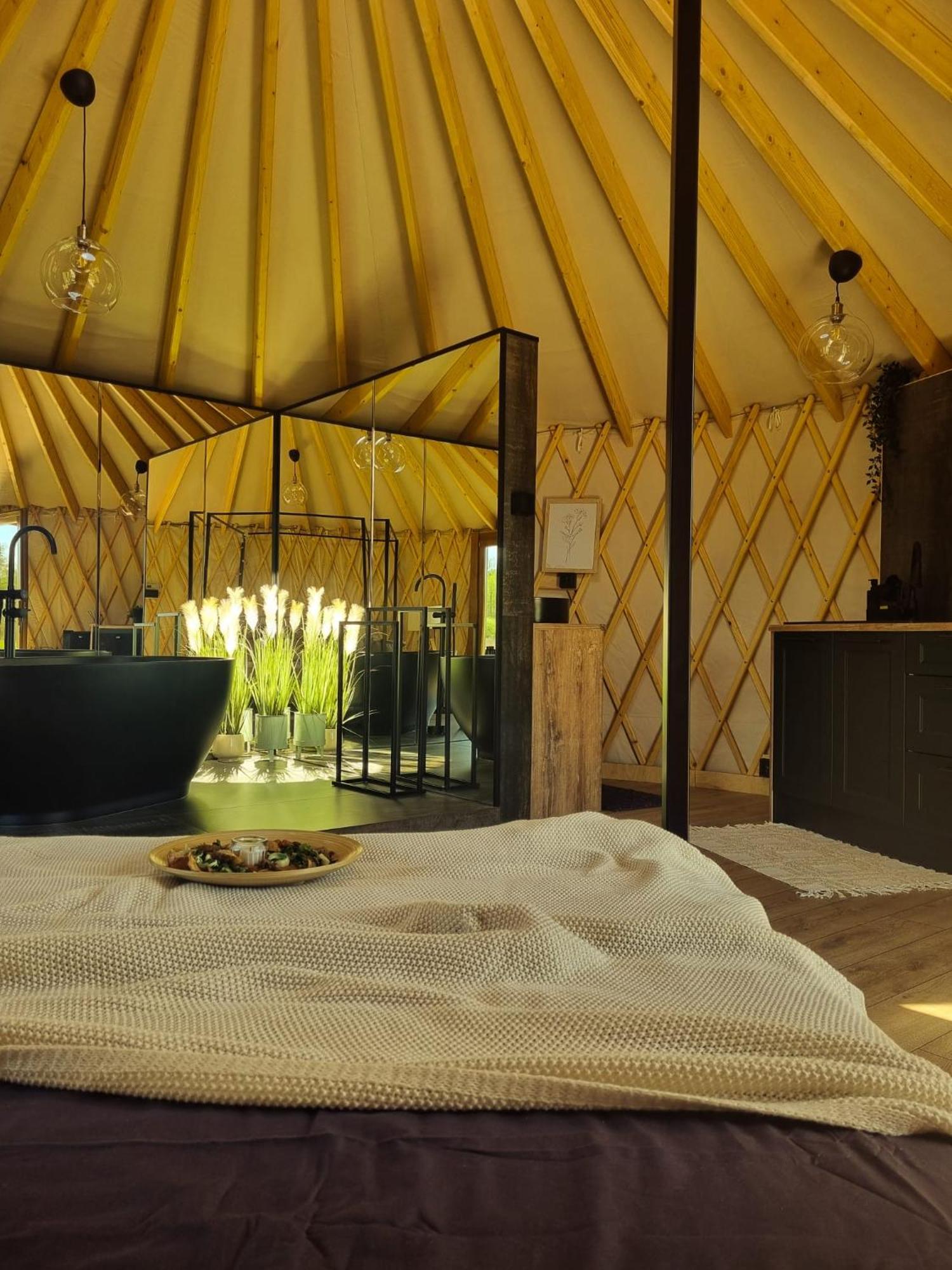 Jurty Glamping Hotel Gostynin Exterior photo