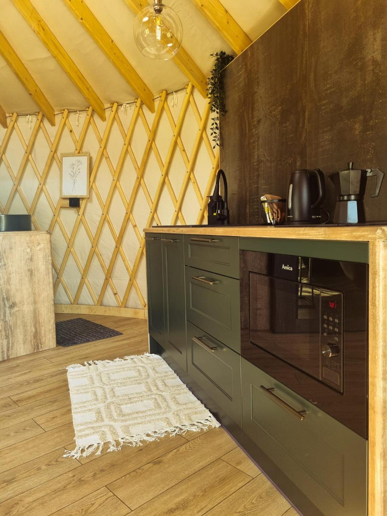 Jurty Glamping Hotel Gostynin Exterior photo