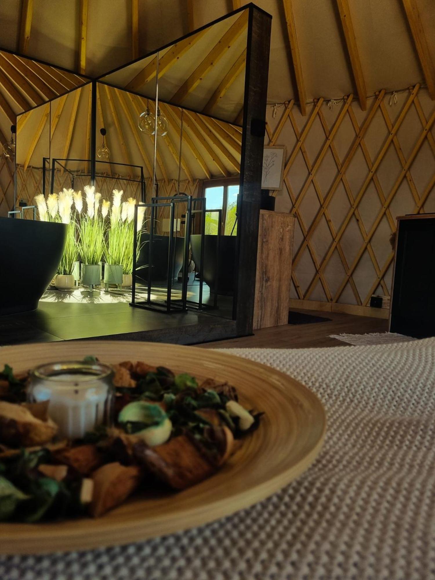 Jurty Glamping Hotel Gostynin Exterior photo