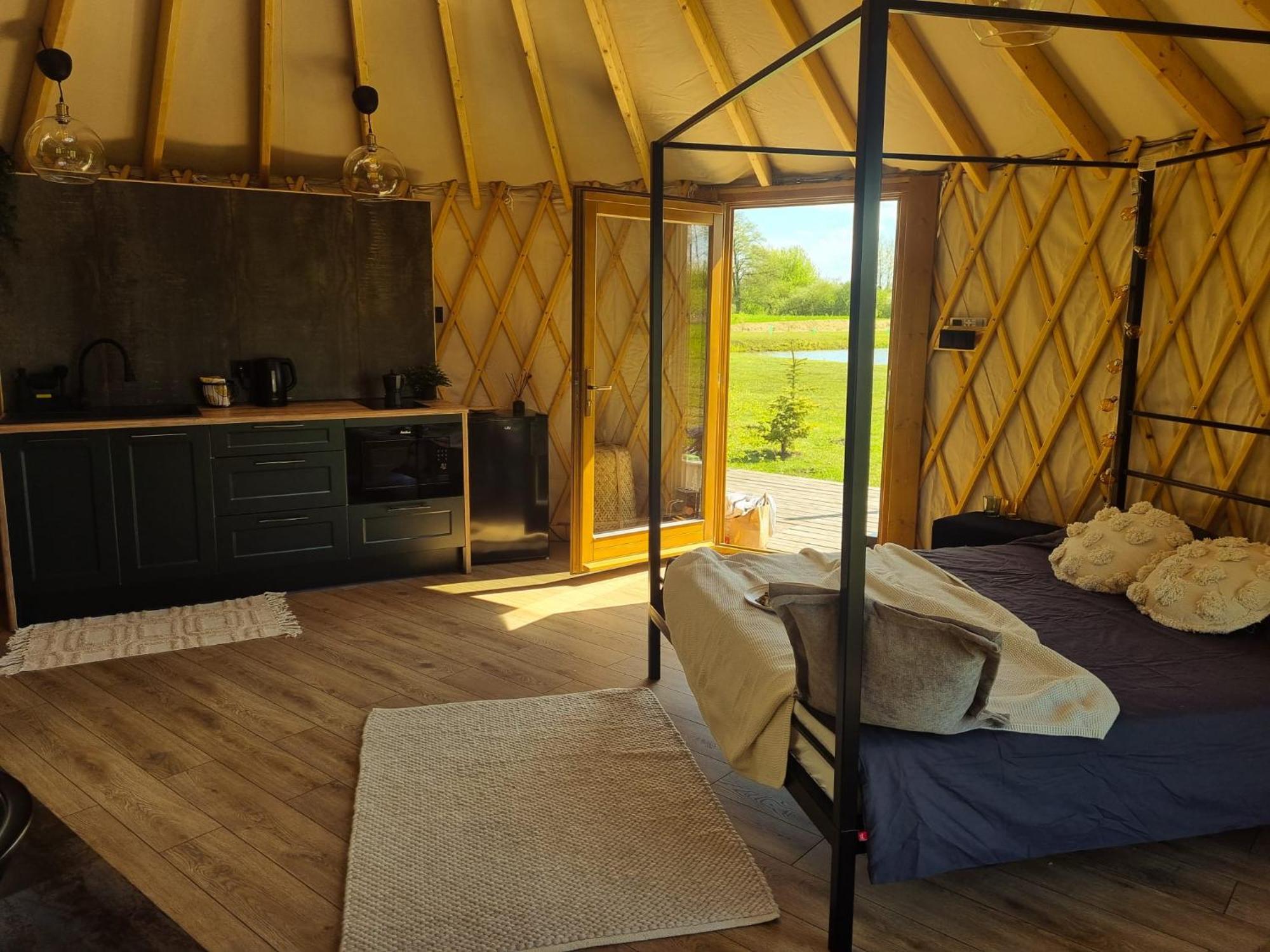 Jurty Glamping Hotel Gostynin Exterior photo